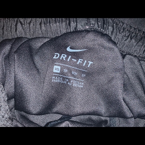 Women’s Nike Tempo Running Shorts in Black - Picture 6 of 6